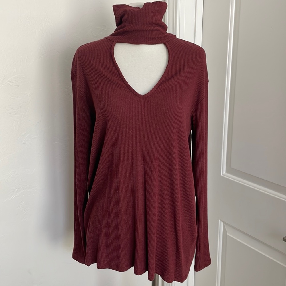EUC Rachel Pally keyhole turtleneck top